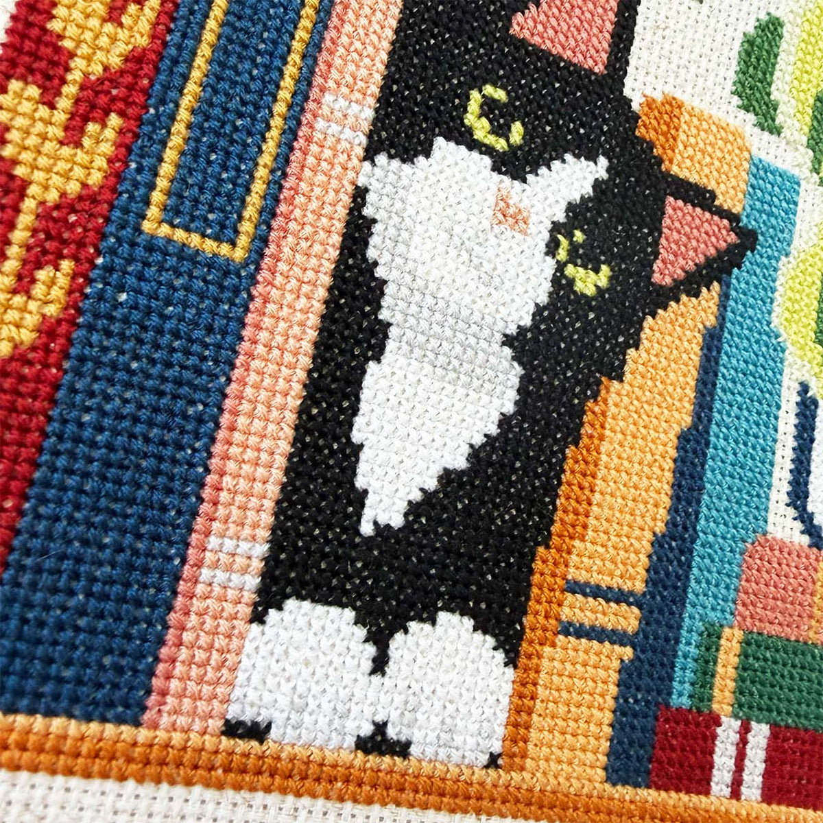 Bookshelf Tuxedo Cat Digital Chart